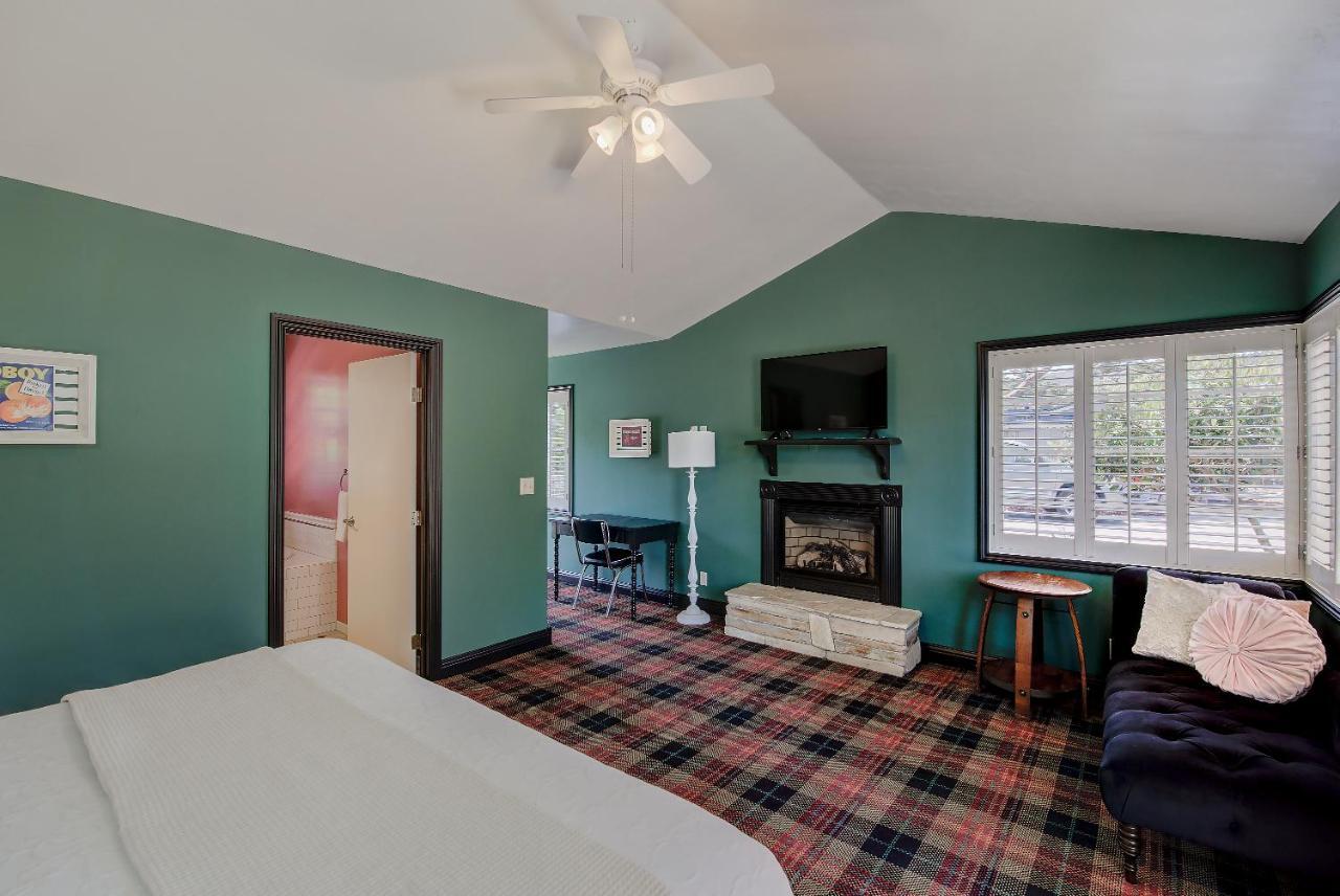 Inn River & 3*