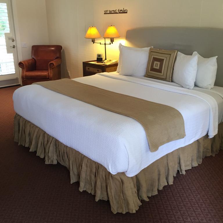 River & Inn 3*